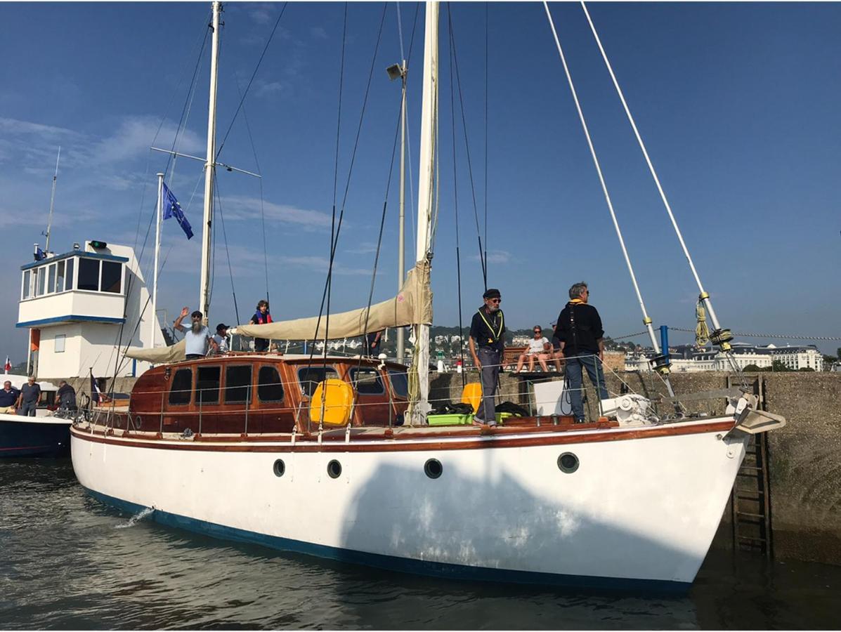 Port Deauville Yacht Vintage 外观 照片