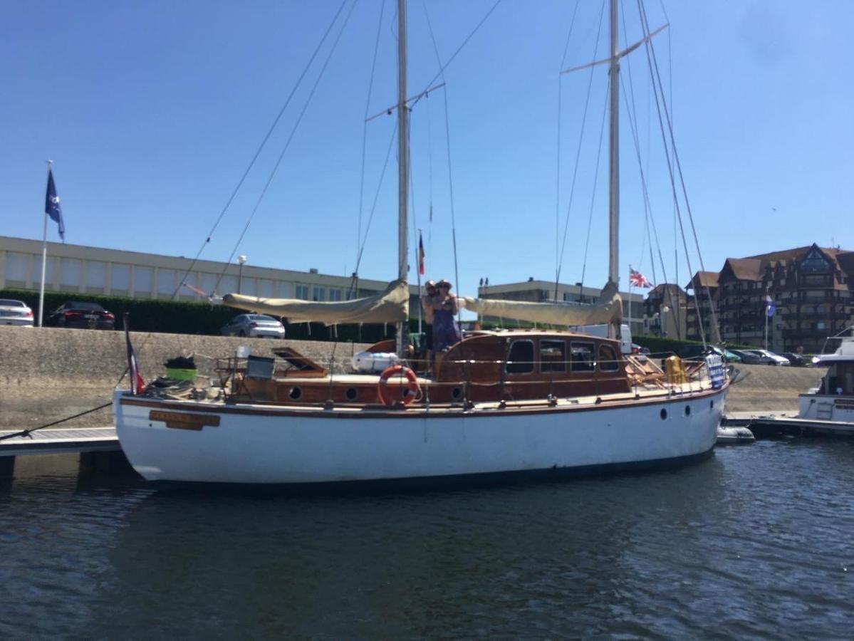 Port Deauville Yacht Vintage 外观 照片
