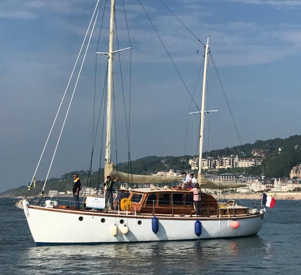 Port Deauville Yacht Vintage 外观 照片