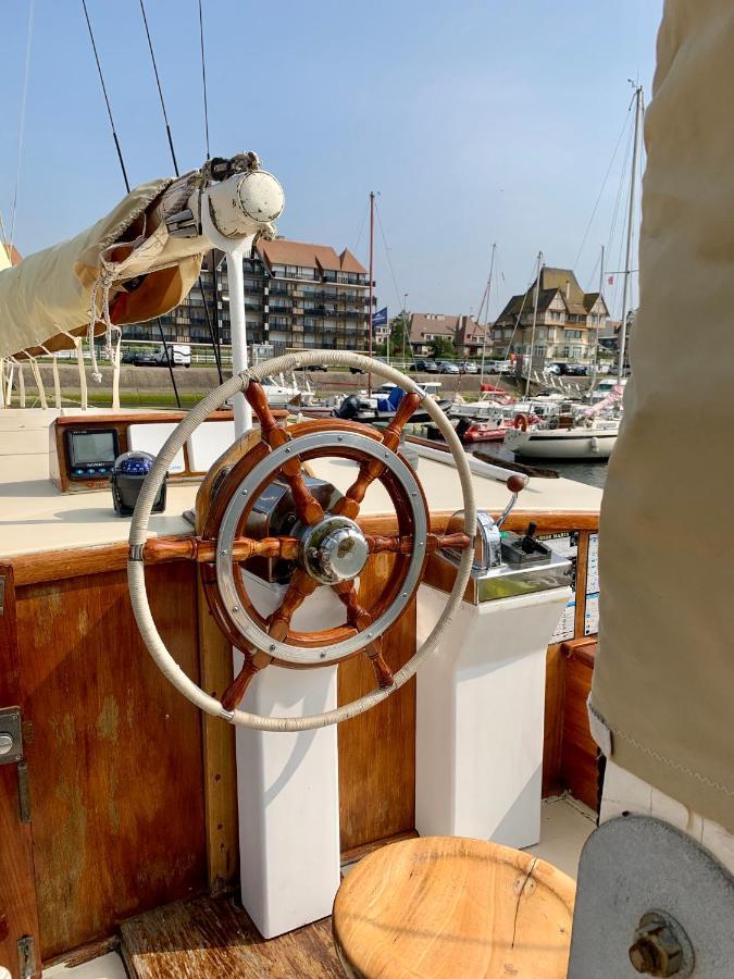 Port Deauville Yacht Vintage 外观 照片
