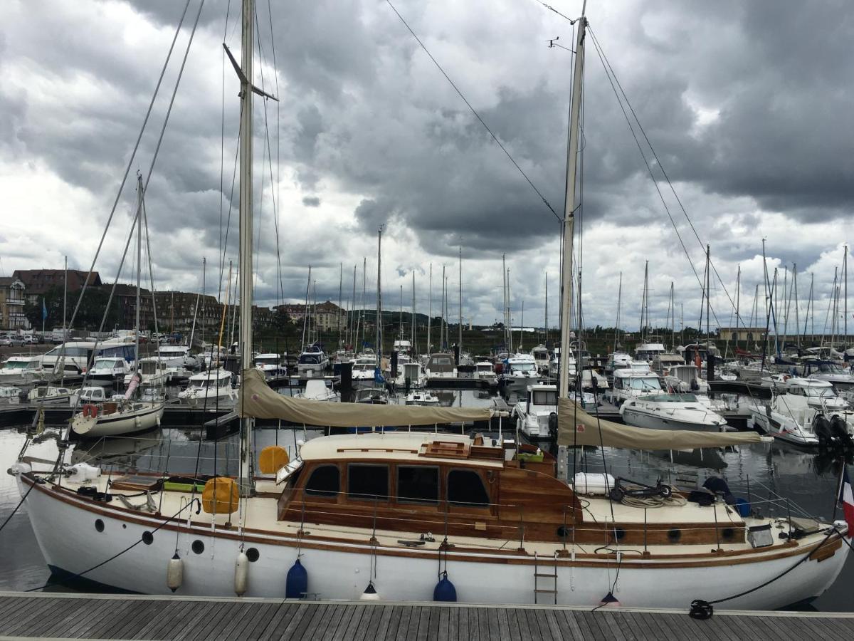 Port Deauville Yacht Vintage 外观 照片