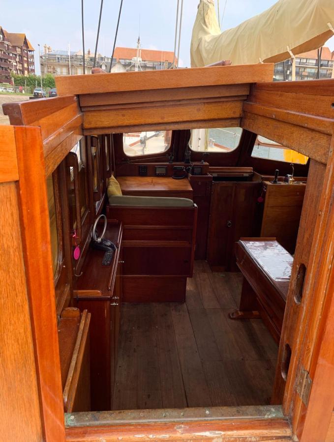 Port Deauville Yacht Vintage 外观 照片